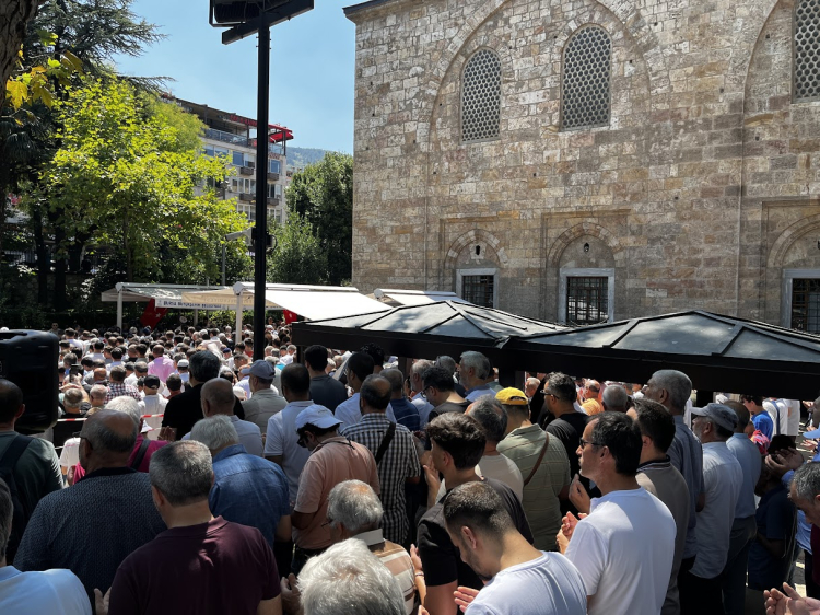 Bursa'da İsmail Haniye için gıyabi cenaze namazı kılındı