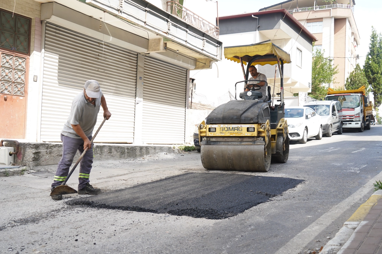 Çayırova'da Fen işleri ekipleri çalışmalarını sürdürüyor