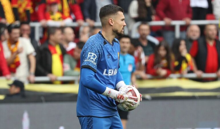 Göztepe’de kaleci Mateusz Lis geri dönüyor