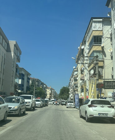 Güzelyalı'da hafta sonları ve İDO’nun geliş saatinde trafik kilitleniyor