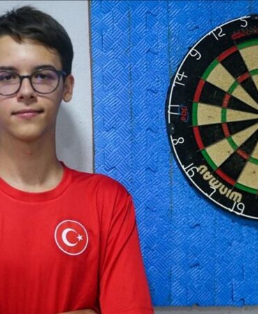 Milli dartçı Toprak, Avrupa arenasında büyüklerde hedefi 12'den vurmayı hedefliyor