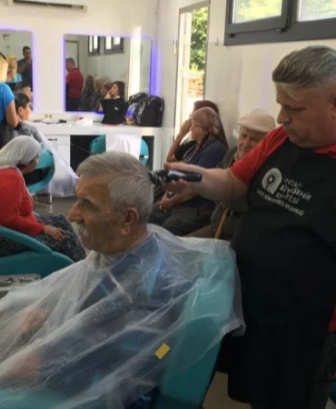 Mobil kuaför tırı her yerde