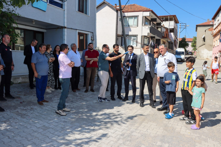 Yalova'da toprak kaymalarının yaşandığı bölgeye yerinde inceleme