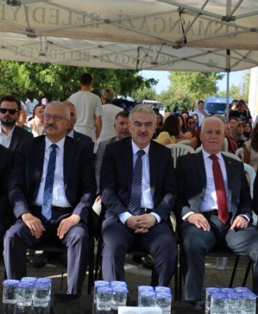 Başkan Bozbey, çocukların ilk ders zili heyecanına ortak oldu