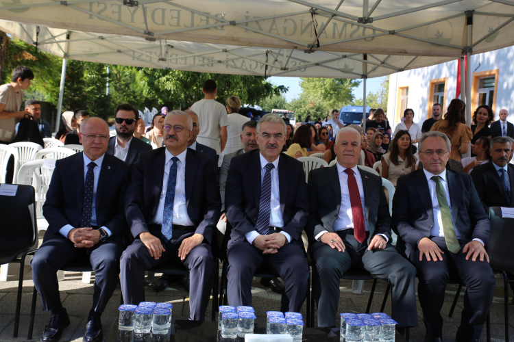 Başkan Bozbey, çocukların ilk ders zili heyecanına ortak oldu