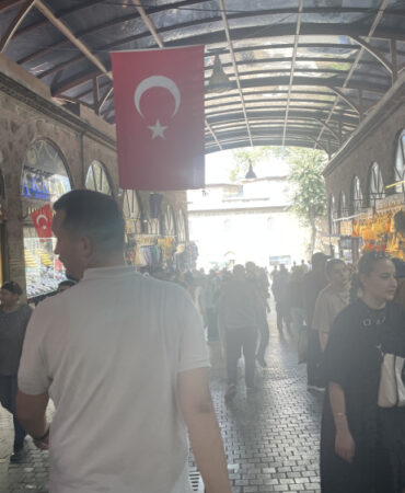 Bursa Kapalıçarşı’da sezon sonu yoğunluğu