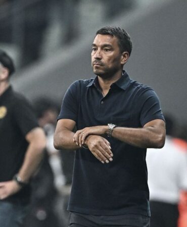 Giovanni van Bronckhorst'tan Muci ve Felix Uduokhai açıklaması