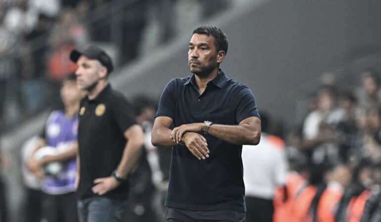 Giovanni van Bronckhorst'tan Muci ve Felix Uduokhai açıklaması