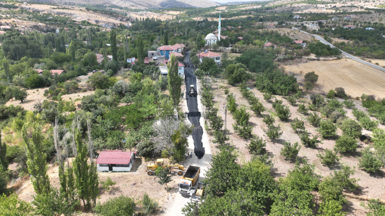 Malatya kırsalında yol ağları güçleniyor