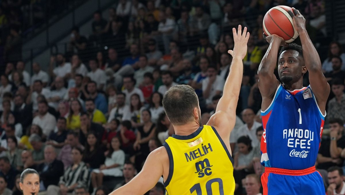 Anadolu Efes, Barcelona'yı ağırlayacak