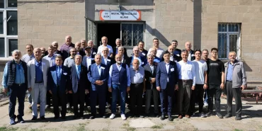Başkan Yalçın, okul arkadaşlarıyla buluştu