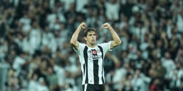 Beşiktaş'ta Paulista 2-3 hafta forma giyemeyecek