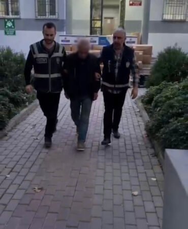 Bursa'da kaçak sigara imalathanesine baskın! 2 kişi gözaltında