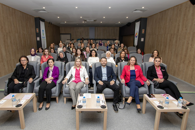 Bursa'da kadın girişimcilerden meme kanserine farkındalık semineri