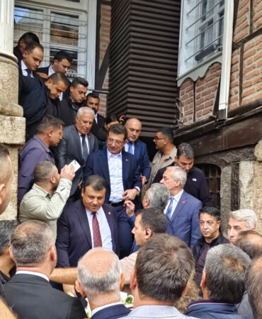 Ekrem İmamoğlu, Bursa esnafıyla buluştu