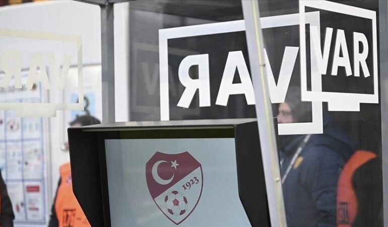 Galatasaray - Beşiktaş derbisinin VAR hakemi açıklandı