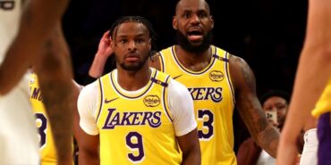 LeBron ve Bronny James, NBA'de tarihe geçti