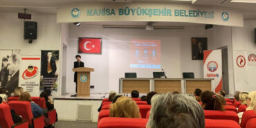 Manisa'da yurtsever kadınlar Cumhuriyet'i konuştu