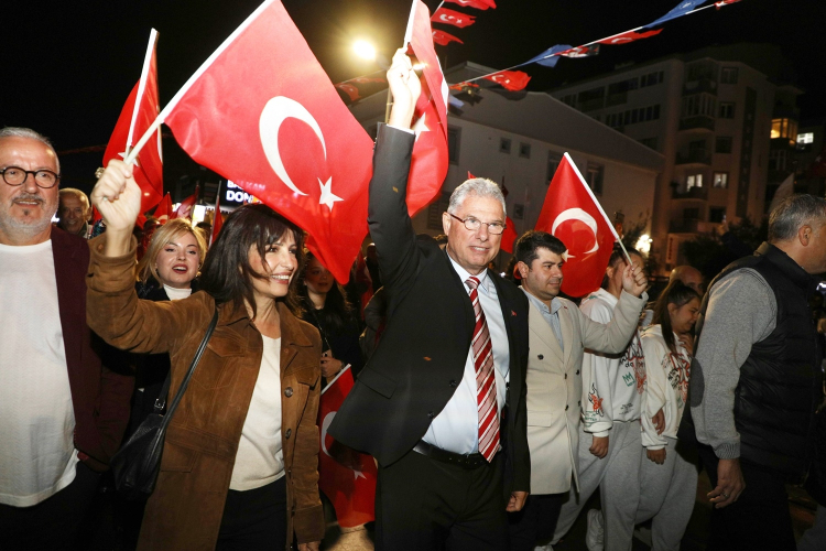 Mudanya'da 19:23 yürüyüşü ile adımlar aynı heyecanla atıldı