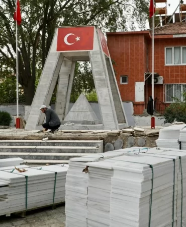 Mustafakemalpaşa'da şehitlik yenileniyor