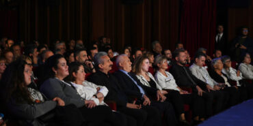 "Süleyman ve Öbürsüler" tiyotro oyununun prömiyeri Bursa'da gerçekleşti