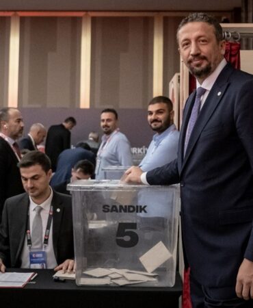 TBF Başkanı yeniden Hidayet Türkoğlu