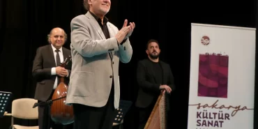 Ahmet Özhan Sakarya’da sanatseverlerle buluştu