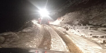 Artvin'de baba-oğul yaylada mahsur kaldı! İmdada Özel İdare ekipleri yetişti