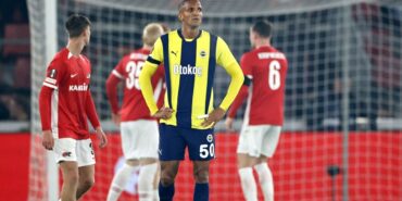 Fenerbahçe'de Becao cezalı duruma düştü
