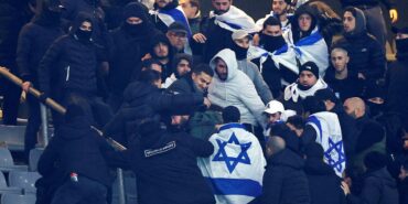Fransa-İsrail futbol maçında gergin anlar: İsrail milli marşı ıslıklandı, tribünler karıştı