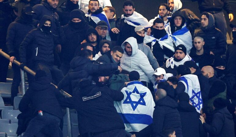 Fransa-İsrail futbol maçında gergin anlar: İsrail milli marşı ıslıklandı, tribünler karıştı