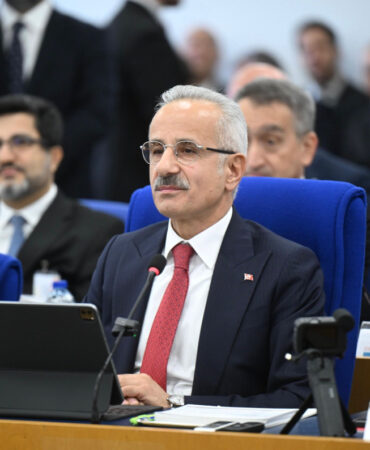 Google algoritmaları bozdu! Bakan açıkladı: Gerekirse Rekabet Kurumu ile üzerine gideceğiz!