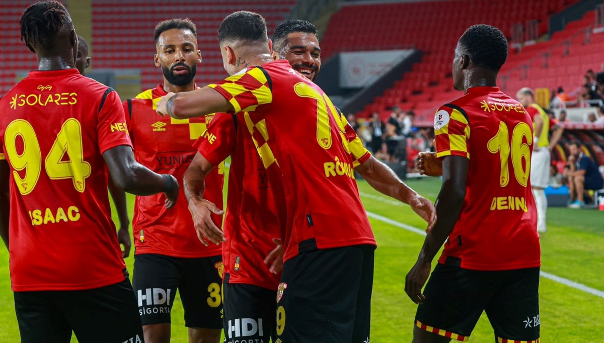 Göztepe'de iki as futbolcu dönüyor