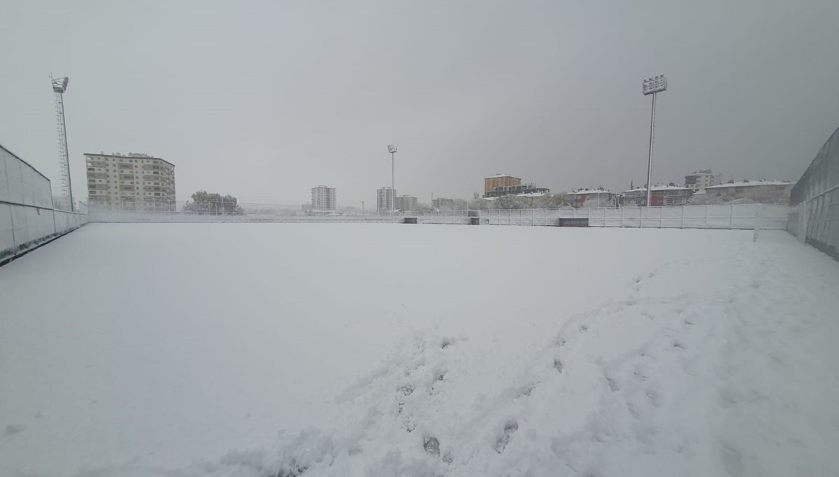 Kayseri’de amatör maçlara kar engeli