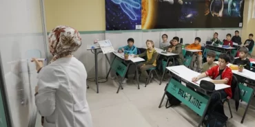 Konya eğitimde öğrencilerin yanında