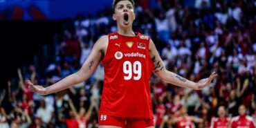 En zengin voleybolcular arasındaki milli sporcu Türkiye'ye dönüyor