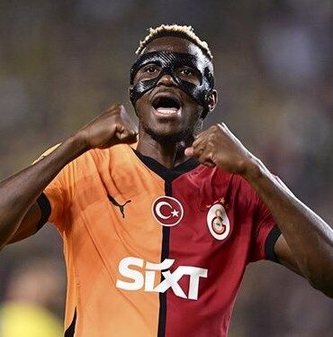 Osimhen'in menajeri herkesin merak ettiği soruyu yanıtladı: Galatasaray'da kalma ihtimali var mı?