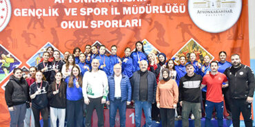 Afyonkarahisar’da Gençler Serbest Güreş Heyecanı Sona Erdi: Dereceye Giren Sporcular Belli Oldu
